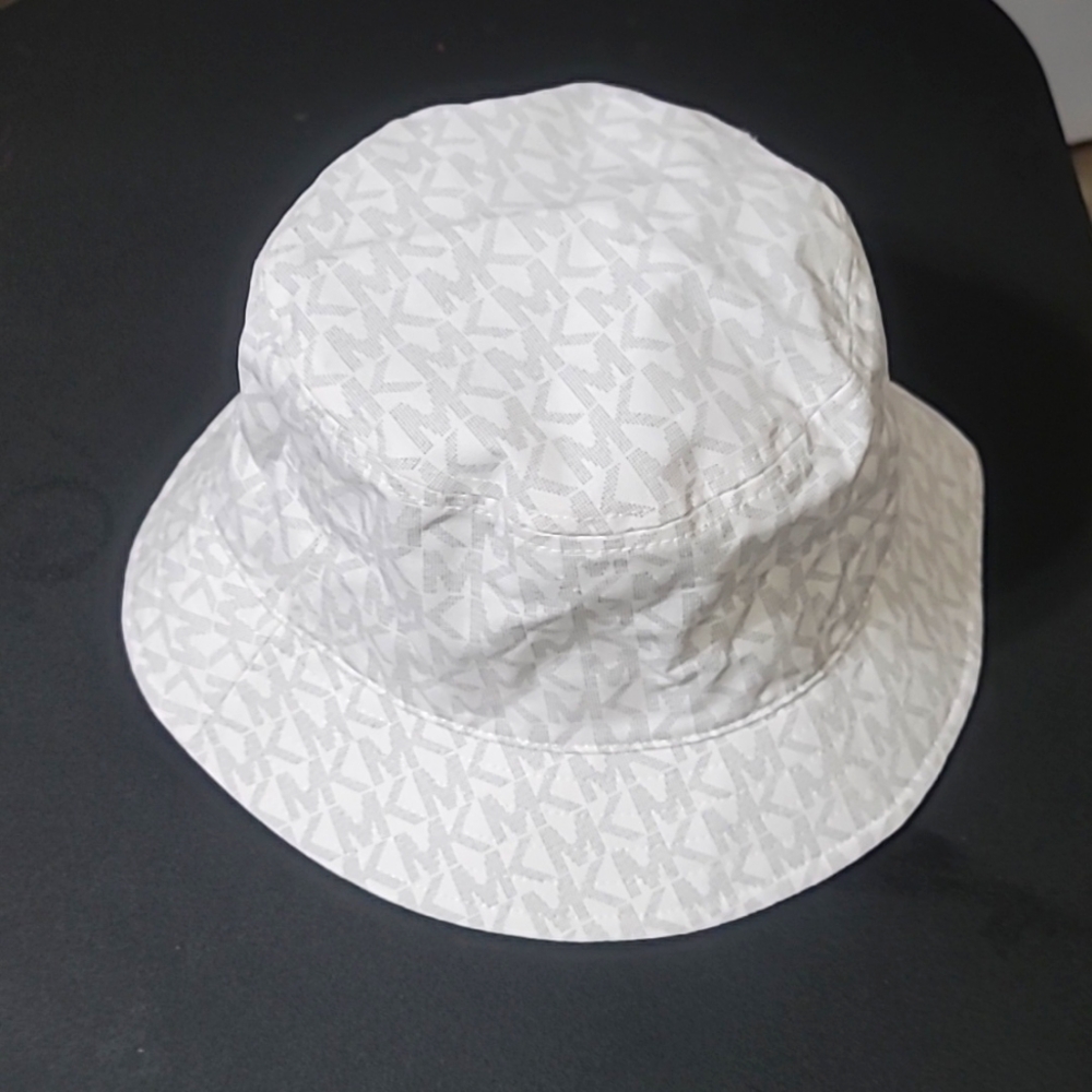 Michael Kors hat